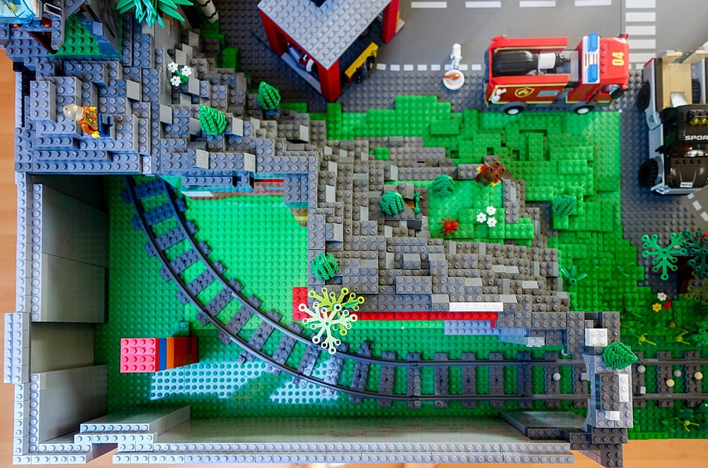 tunnel train lego